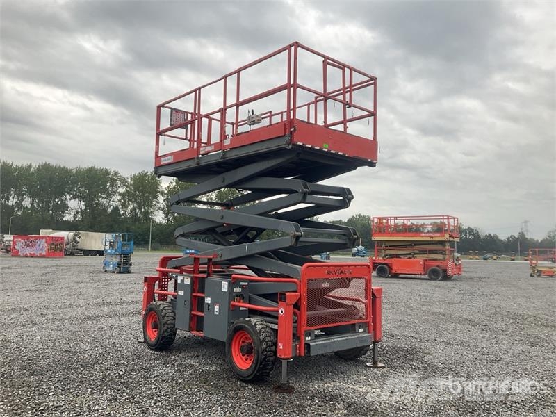 SkyJack 8841 RT 4x4 Diesel Scissor Lift Scheren-Arbeitsbühnen