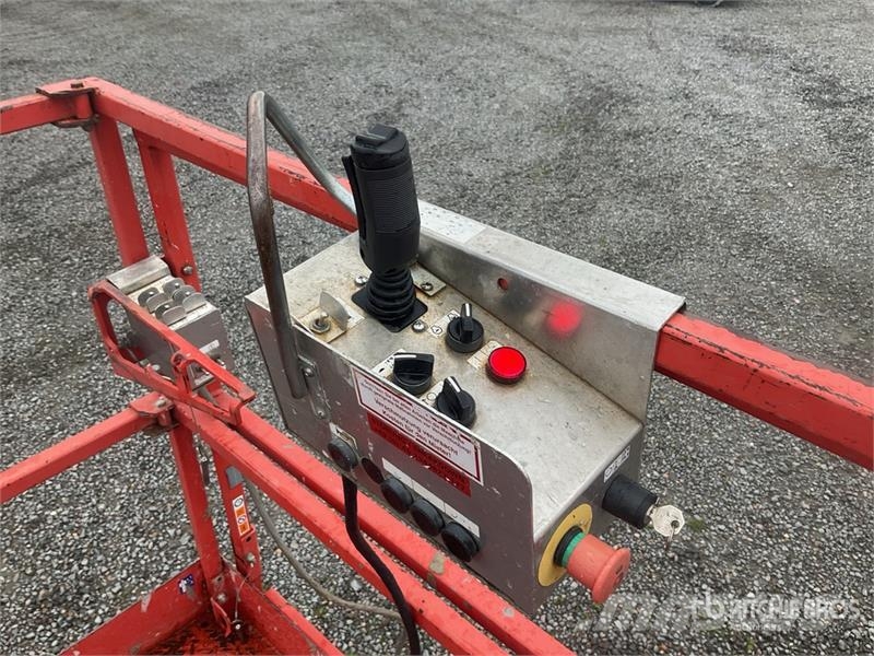 SkyJack 8841 RT 4x4 Diesel Scissor Lift Scheren-Arbeitsbühnen