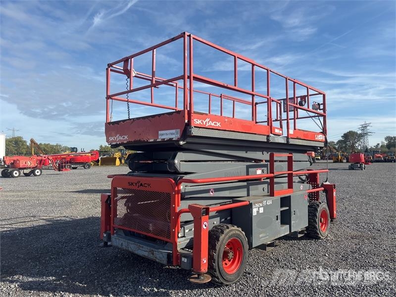 SkyJack 9250RT 4x4 Diesel Scissor Lift Scheren-Arbeitsbühnen