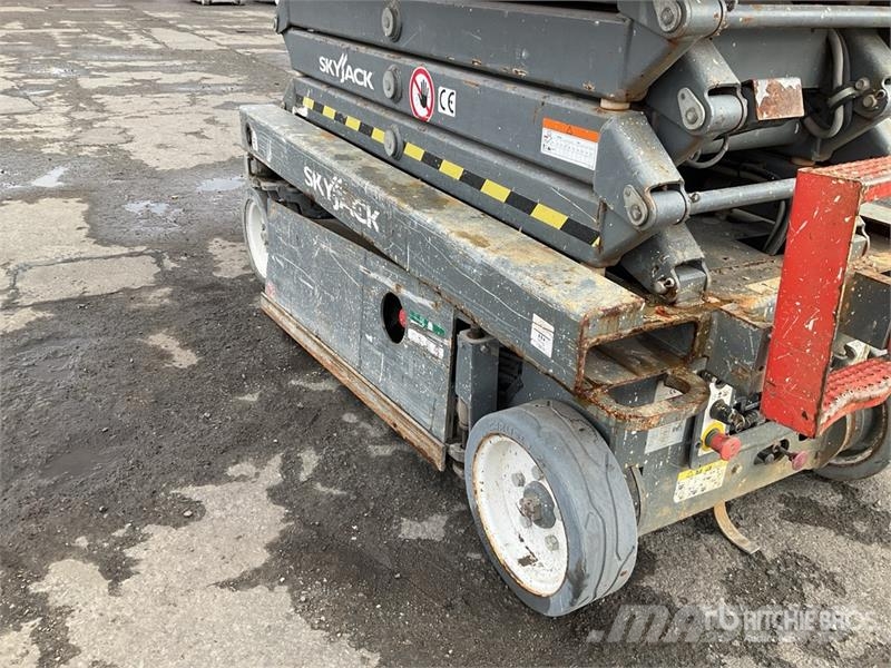 SkyJack SJ 3219 Electric Scissor Lift Šķerveida pacēlāji