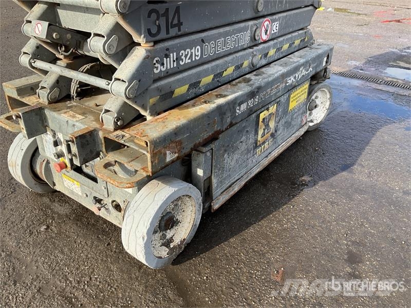 SkyJack SJ 3219 Electric Scissor Lift Šķerveida pacēlāji