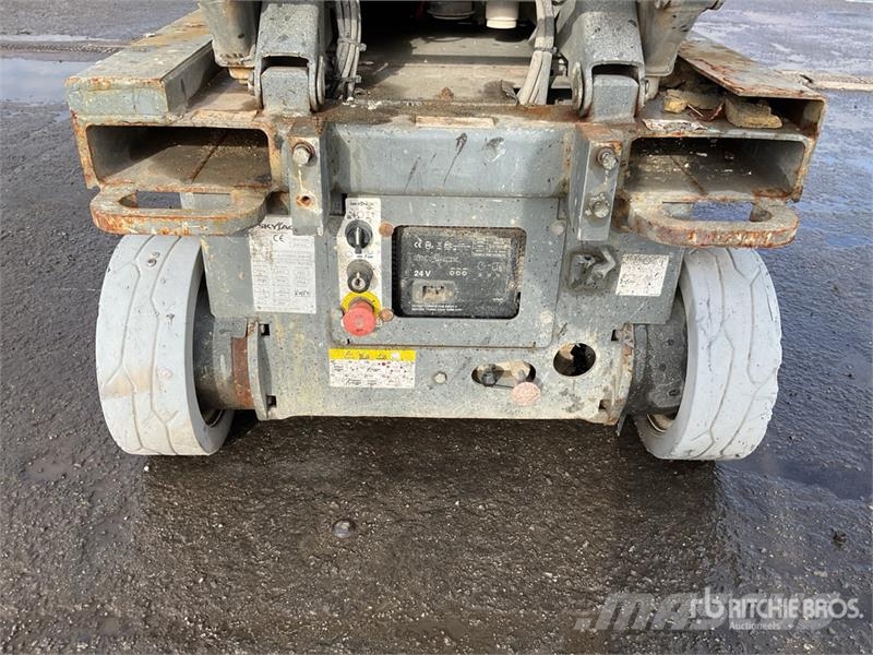 SkyJack SJ 3219 Electric Scissor Lift Šķerveida pacēlāji