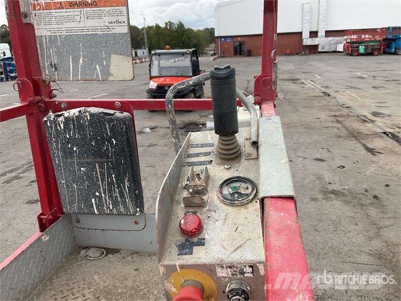 SkyJack SJ 3226M Electric Scissor Lift Nacelle ciseaux