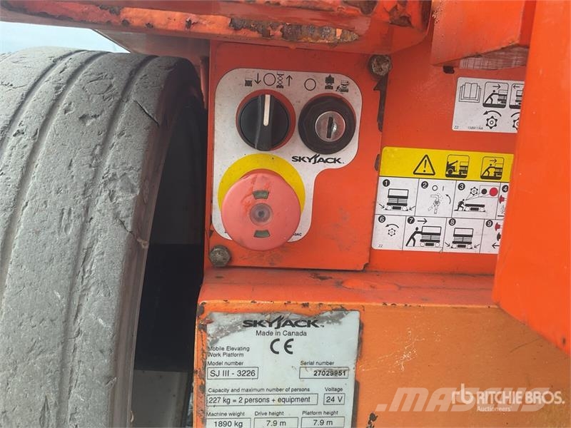 SkyJack SJ III 3226 Electric Scissor Lift (Inoperable) Scheren-Arbeitsbühnen