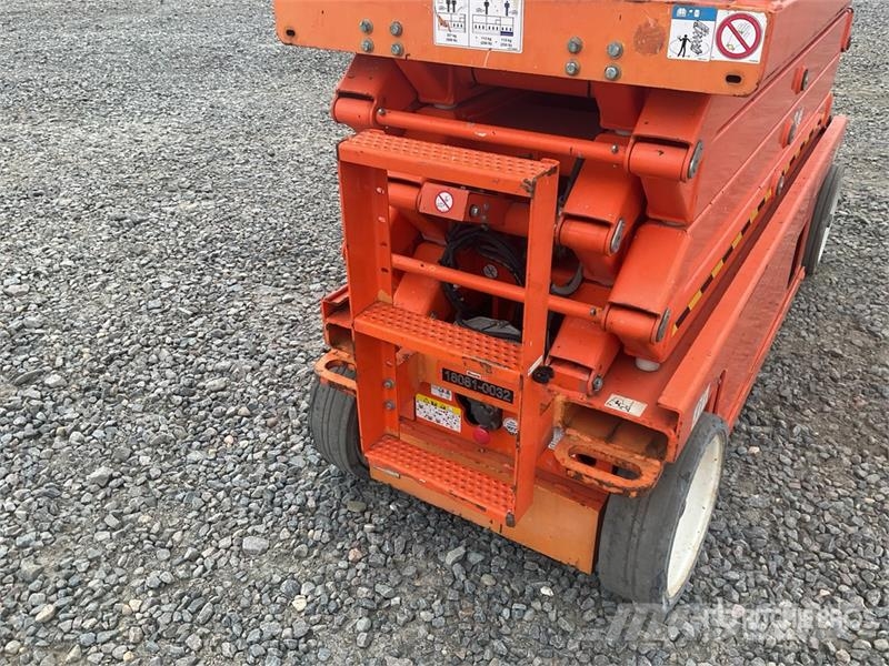 SkyJack SJ III 3226 Electric Scissor Lift (Inoperable) Scheren-Arbeitsbühnen