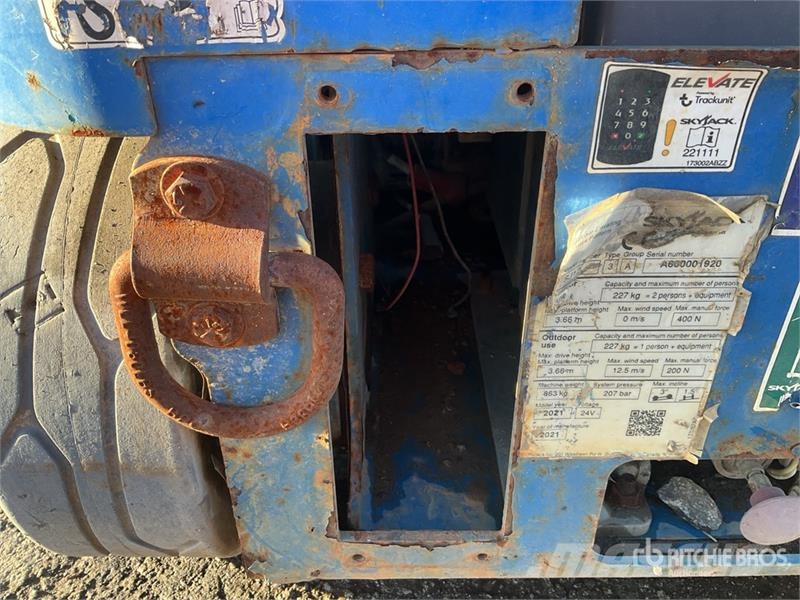 SkyJack SJ12 Used Personnel lifts and access elevators