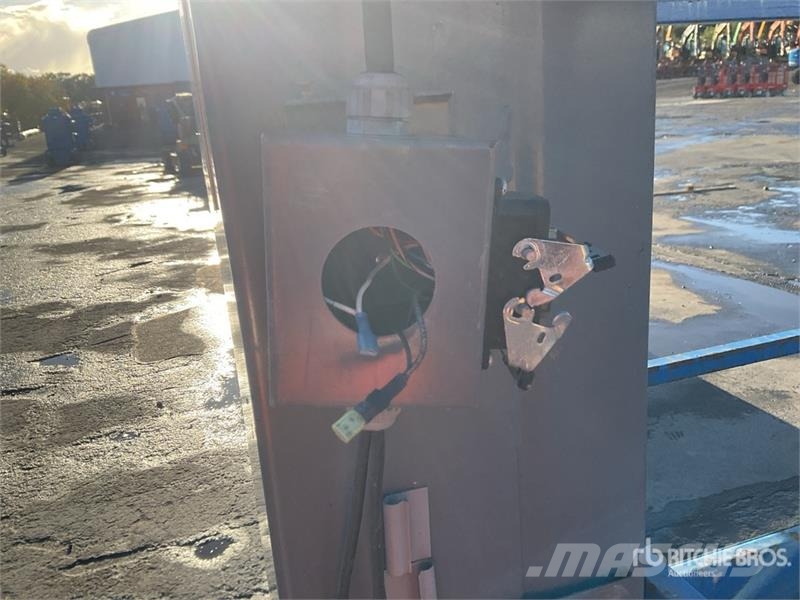 SkyJack SJ12 Used Personnel lifts and access elevators