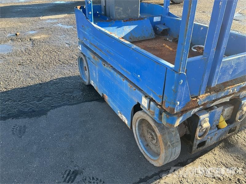 SkyJack SJ12 Used Personnel lifts and access elevators