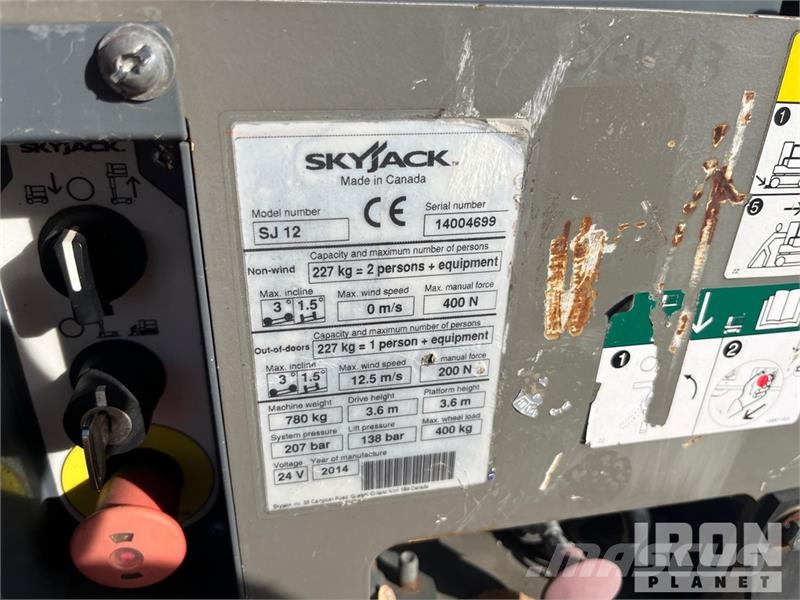 SkyJack SJ12 Vertikalna dvigala
