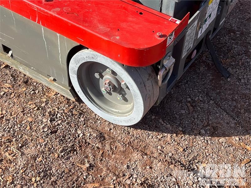 SkyJack SJ12 Vertikalna dvigala