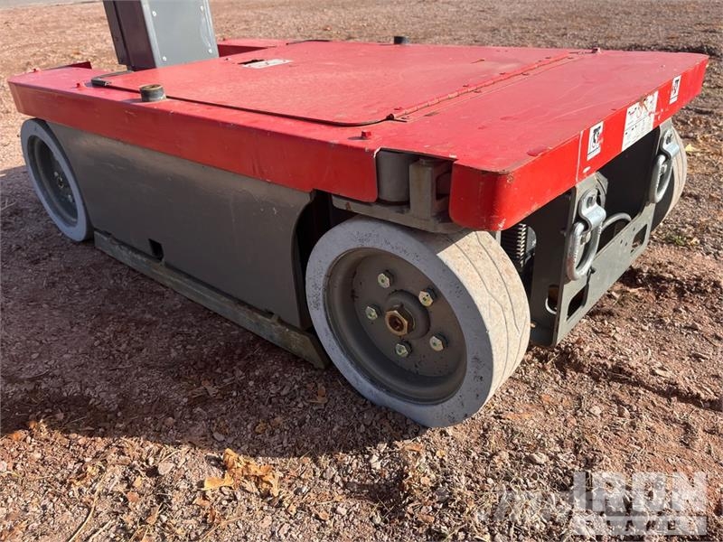 SkyJack SJ12 Vertikalna dvigala