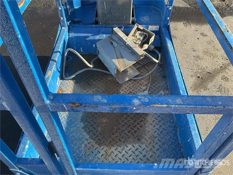 SkyJack SJ12 Used Personnel lifts and access elevators