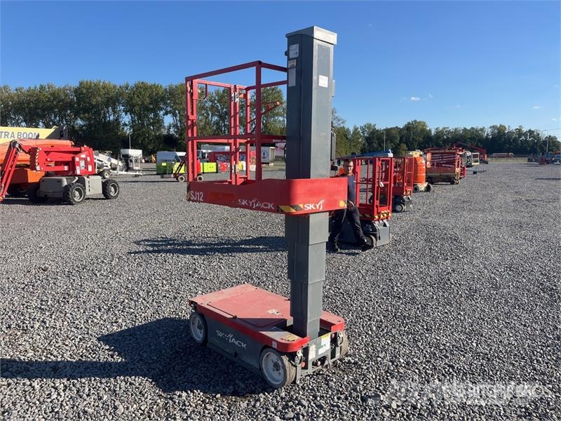 SkyJack SJ12 Electric Scissor Lift (Inoperable) Škarjaste dvižne ploščadi