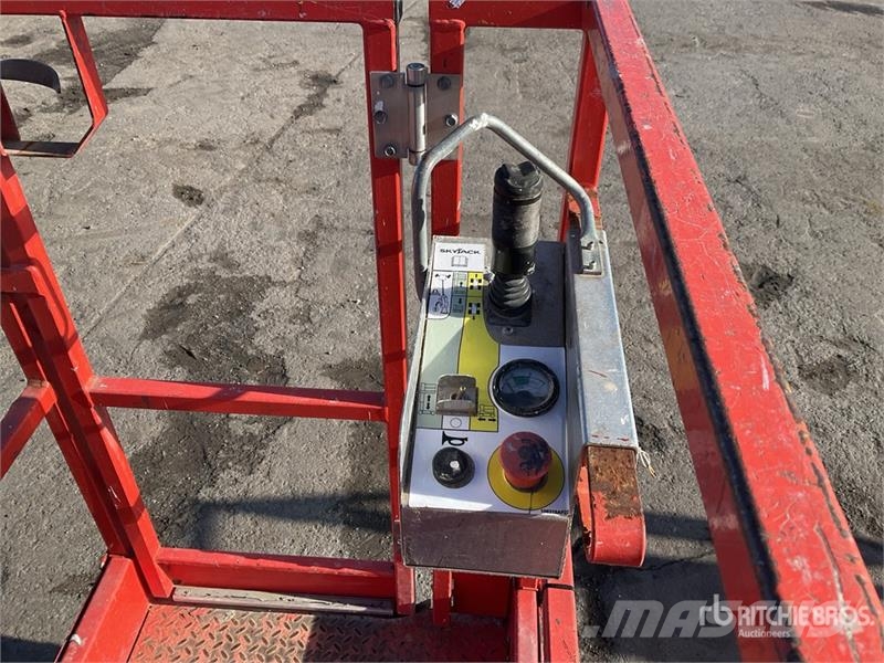 SkyJack SJ12 Vertical Mast Lift Used Personnel lifts and access elevators