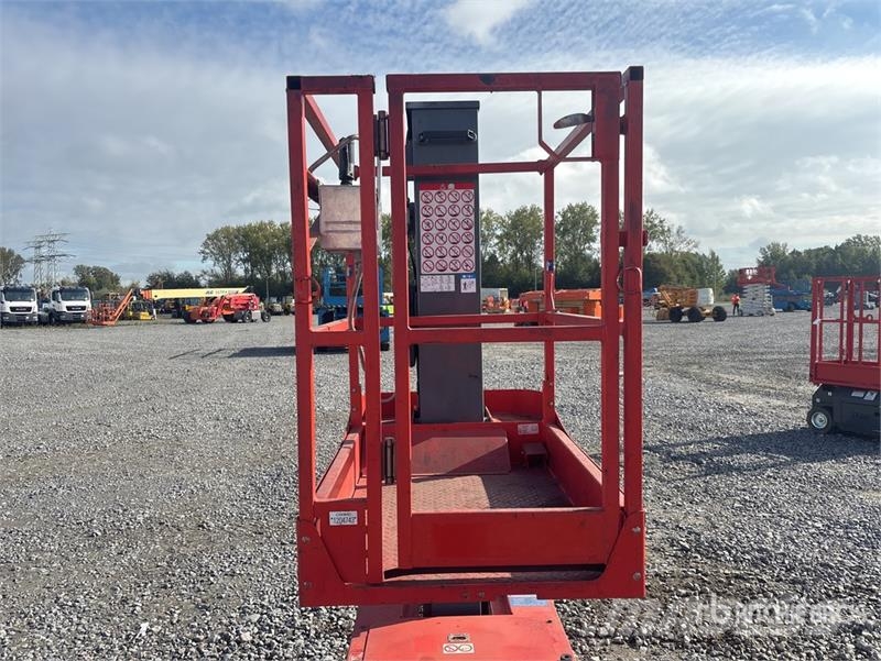 SkyJack SJ12 Vertical Mast Lift Vertikalna dvigala