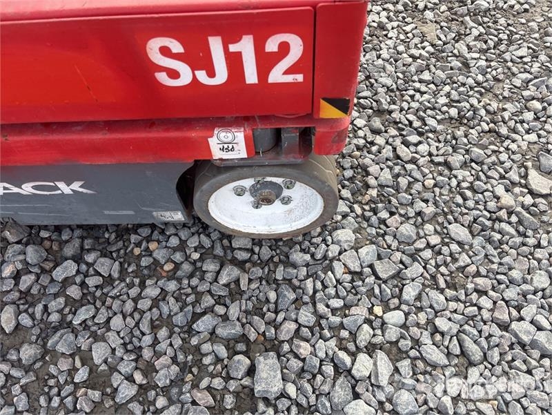 SkyJack SJ12 Vertical Mast Lift Vertikalna dvigala
