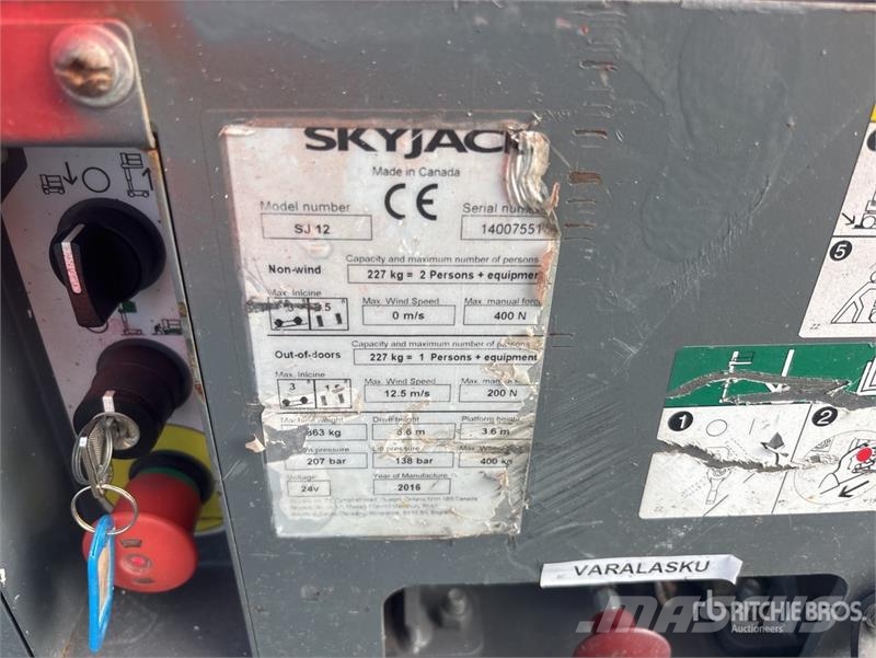 SkyJack SJ12 Vertical Mast Lift Vertikalna dvigala