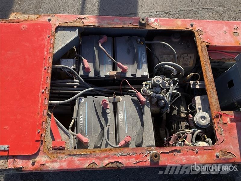SkyJack SJ12 Vertical Mast Lift Used Personnel lifts and access elevators