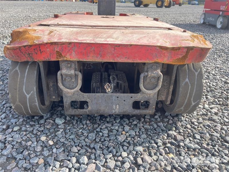 SkyJack SJ12 Vertical Mast Lift (Inoperable) رافعات السارية الرأسية