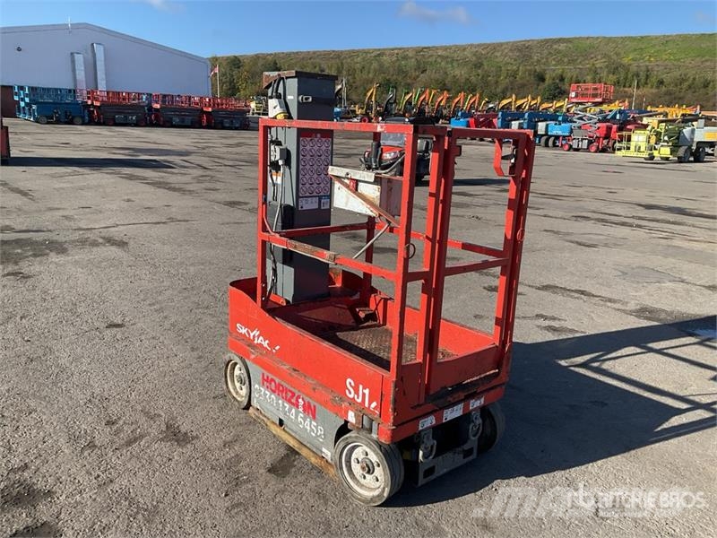 SkyJack SJ12 Vertical Mast Lift Used Personnel lifts and access elevators