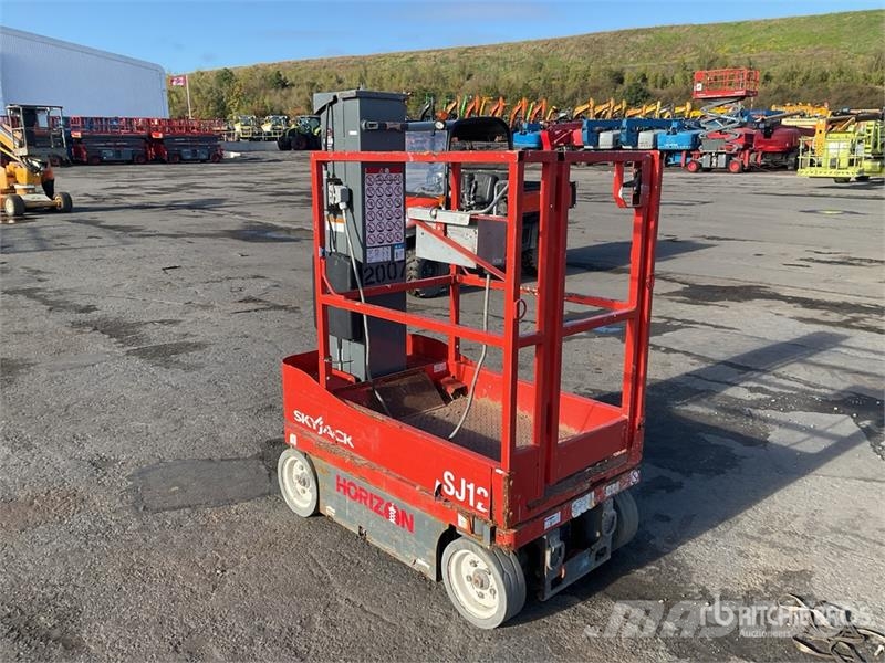 SkyJack SJ12 Vertical Mast Lift Used Personnel lifts and access elevators