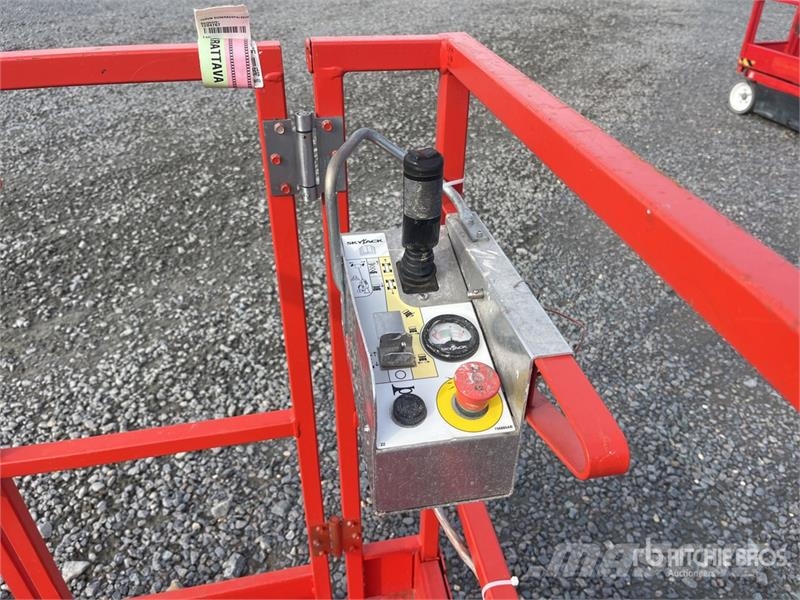 SkyJack SJ12 Vertical Mast Lift رافعات السارية الرأسية