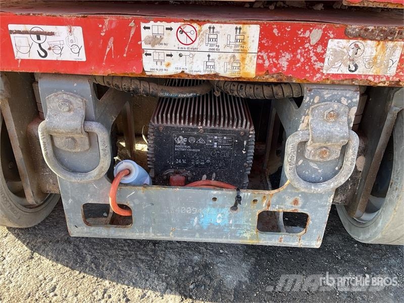 SkyJack SJ12 Vertical Mast Lift Used Personnel lifts and access elevators