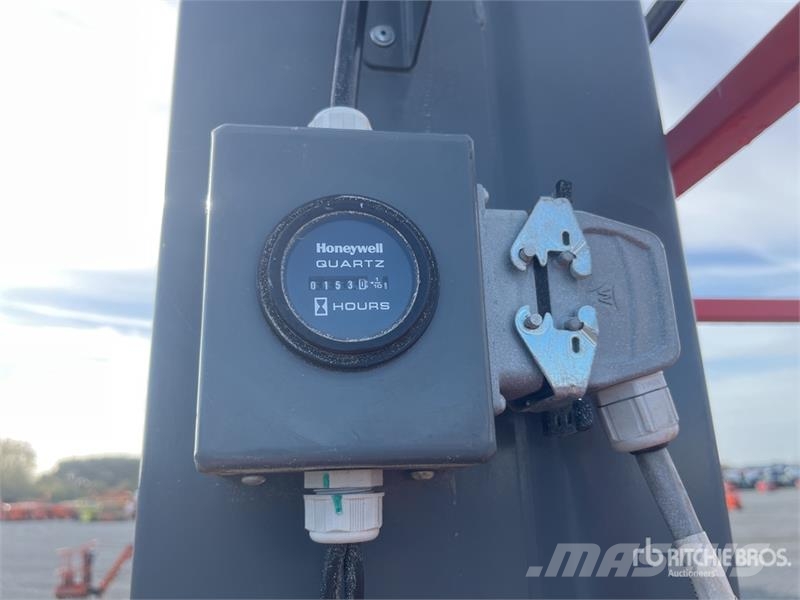 SkyJack SJ12 Vertical Mast Lift رافعات السارية الرأسية