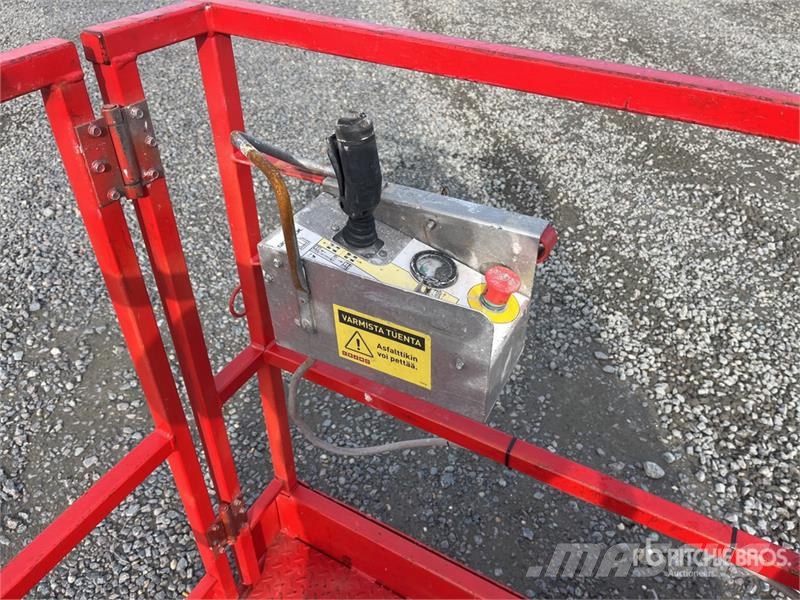 SkyJack SJ12 Vertical Mast Lift رافعات السارية الرأسية