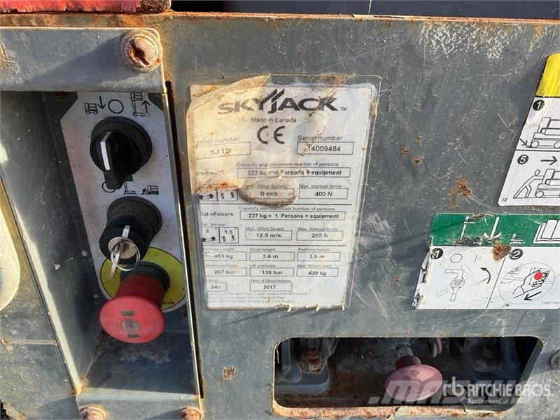 SkyJack SJ12 Vertical Mast Lift Used Personnel lifts and access elevators