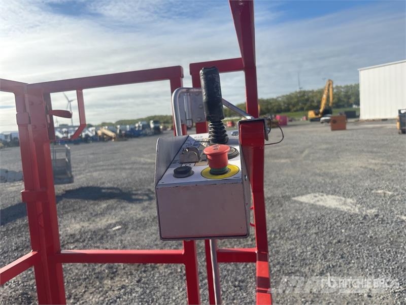 SkyJack SJ16 Vertikalna dvigala