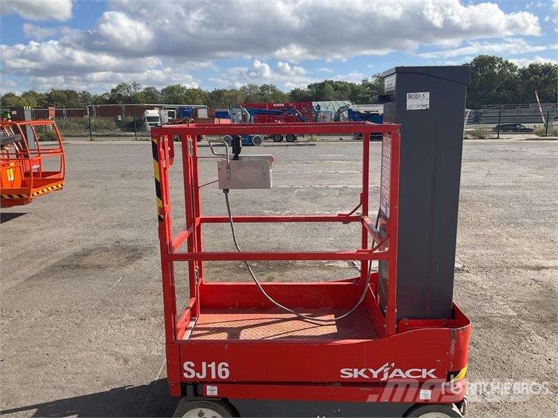 SkyJack SJ16 Vertikalne radne podizne platforme