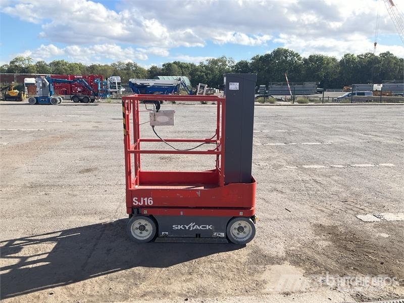 SkyJack SJ16 Vertikalne radne podizne platforme