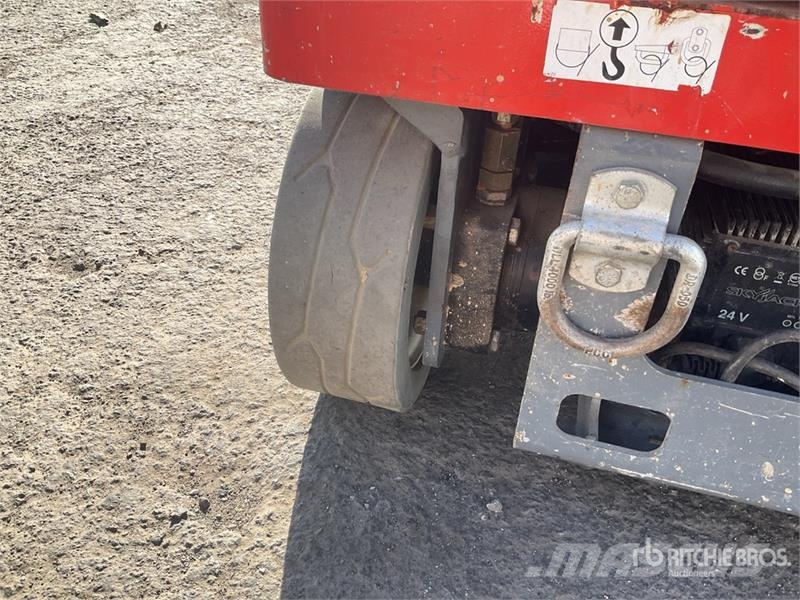 SkyJack SJ16 Vertikalne radne podizne platforme