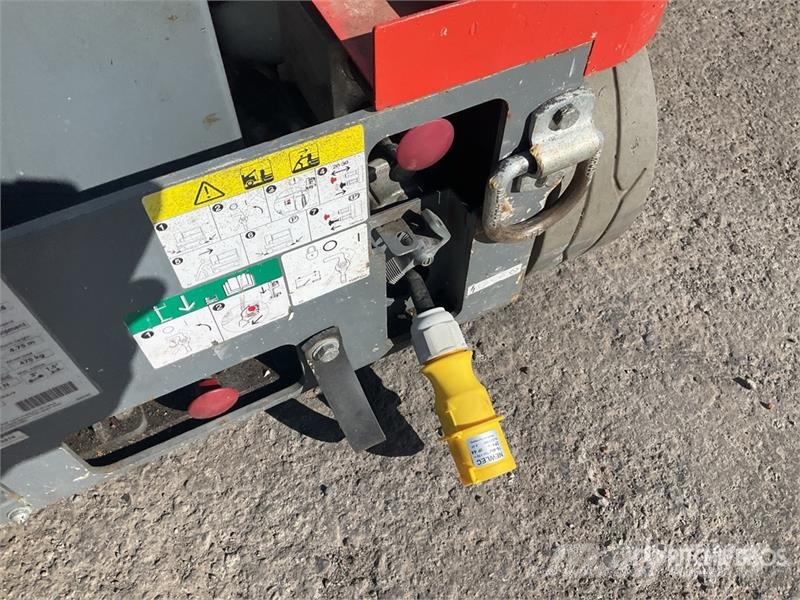 SkyJack SJ16 Vertikalne radne podizne platforme