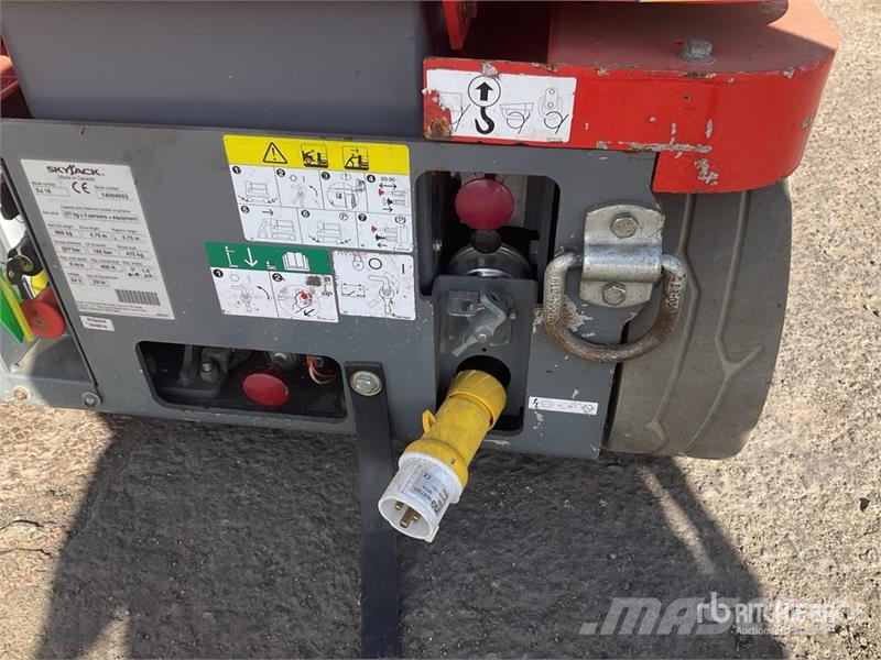 SkyJack SJ16 Vertikalne radne podizne platforme