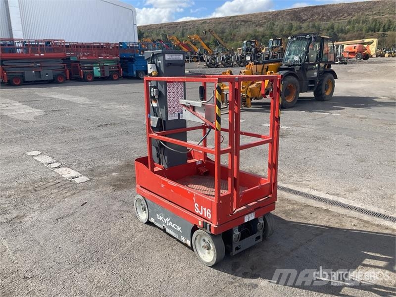 SkyJack SJ16 Vertikalne radne podizne platforme