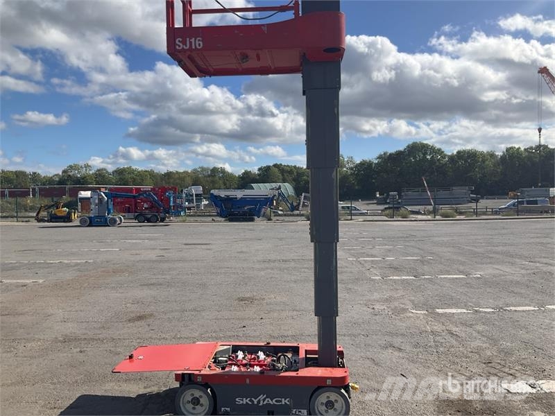 SkyJack SJ16 Vertikalne radne podizne platforme