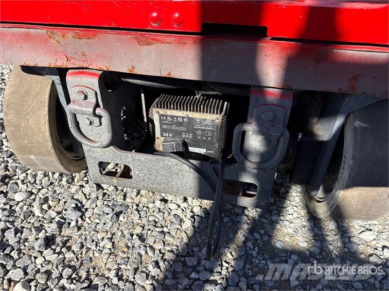 SkyJack SJ16 Vertikalne radne podizne platforme