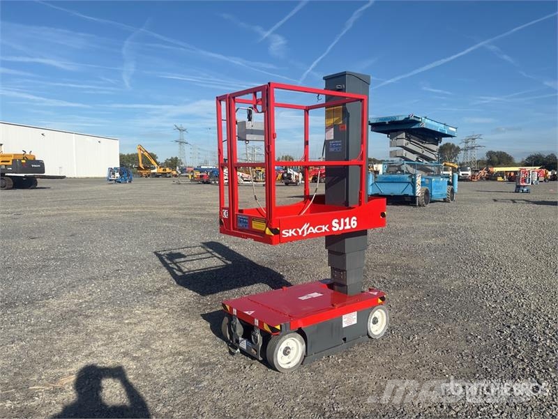 SkyJack SJ16 Vertikalna dvigala