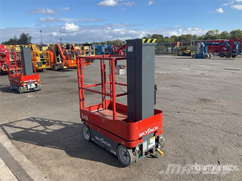 SkyJack SJ16 Vertikalne radne podizne platforme