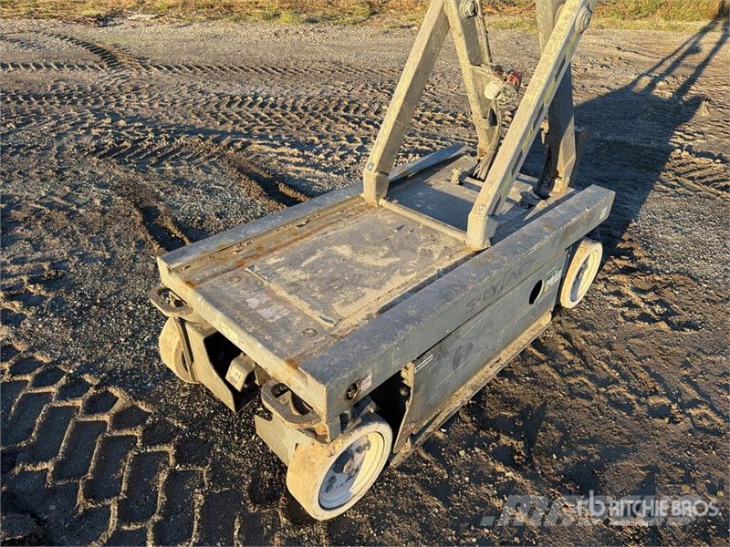 SkyJack SJ3-3219 Plateforme Electrique Scissor Lift Scheren-Arbeitsbühnen