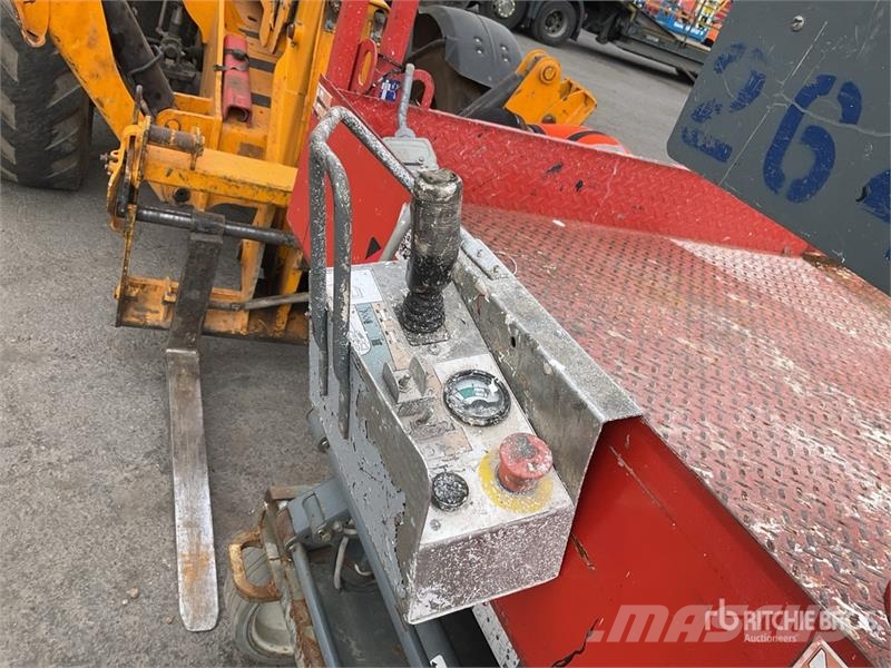 SkyJack SJ4632 Electric Scissor Lift Saksilavat