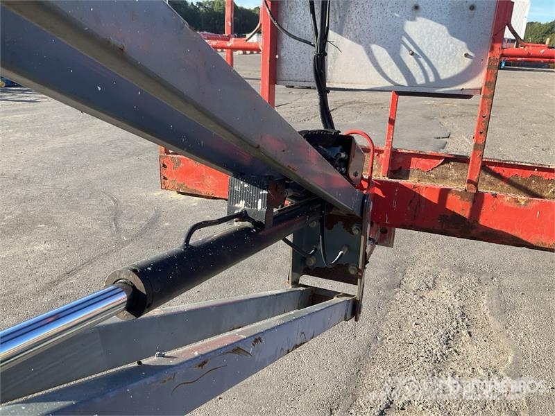 SkyJack SJ46AJ Strēles pacēlāji