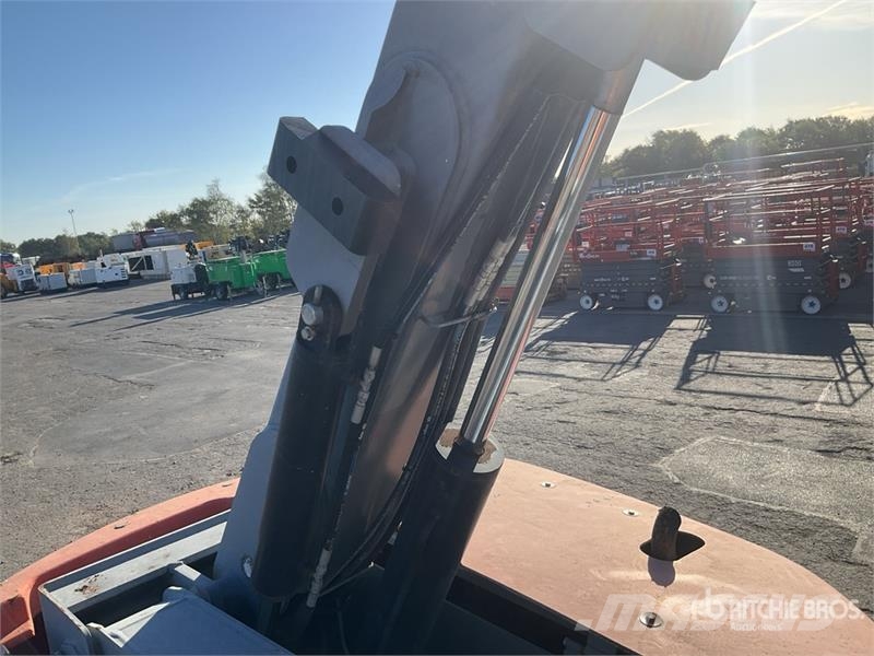 SkyJack SJ46AJ Strēles pacēlāji