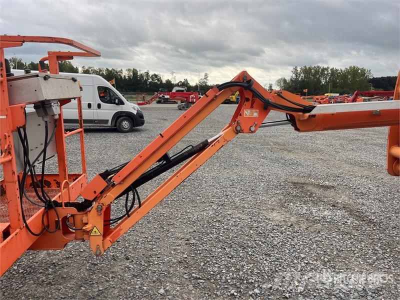 SkyJack SJ46AJ 4WD Diesel Articulating Boom Lift Kuukulkijat