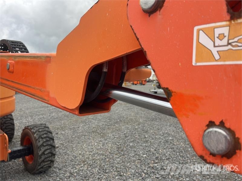 SkyJack SJ46AJ 4WD Diesel Articulating Boom Lift Kuukulkijat