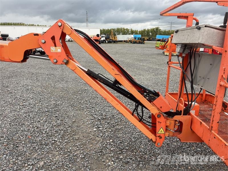 SkyJack SJ46AJ 4WD Diesel Articulating Boom Lift Kuukulkijat