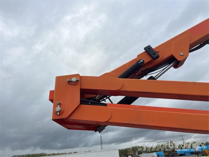 SkyJack SJ46AJ 4WD Diesel Articulating Boom Lift Kuukulkijat