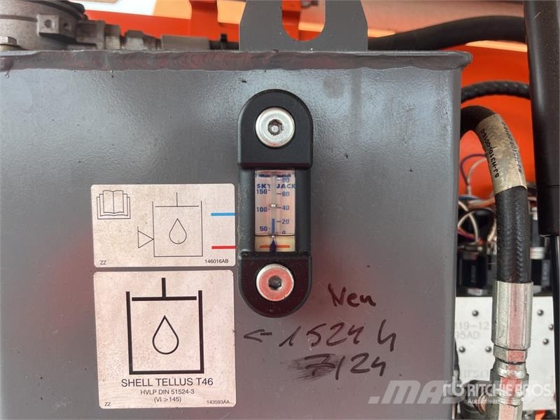 SkyJack SJ46AJ 4WD Diesel Articulating Boom Lift Kuukulkijat
